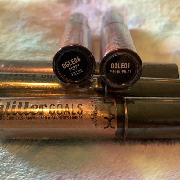 ✨NWT sealed NYX Glitter Goals liquid eyeshadow✨ - Picture 3 of 4